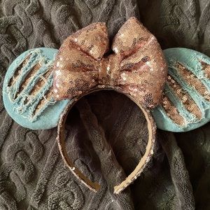 Ripped Jeans Minnie ears